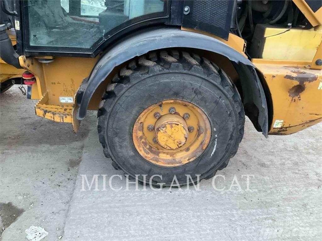CAT 906M AR Pyöräkuormaajat