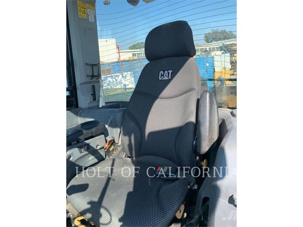 CAT 907 Pyöräkuormaajat