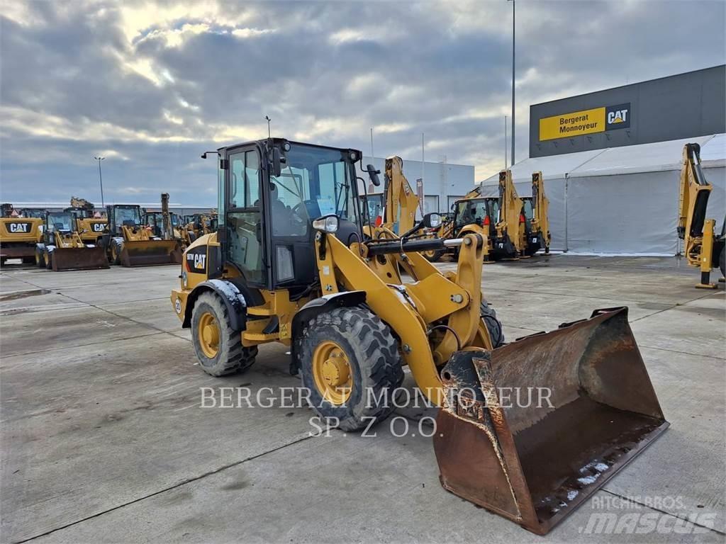 CAT 907M Pyöräkuormaajat