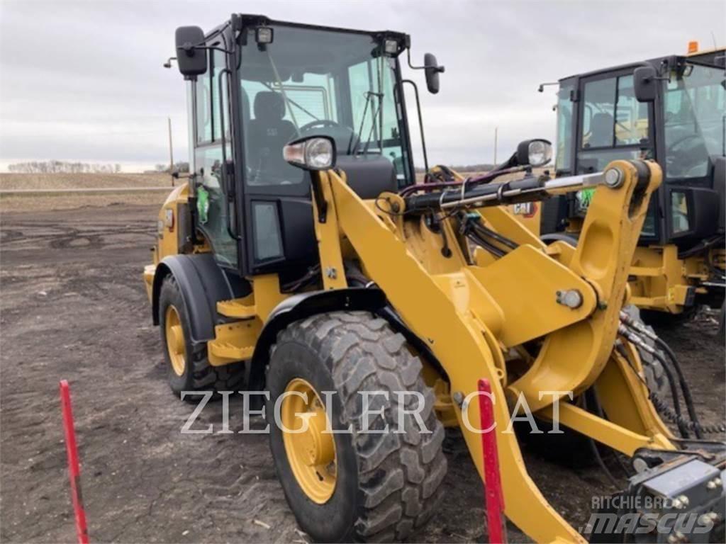 CAT 907M Pyöräkuormaajat