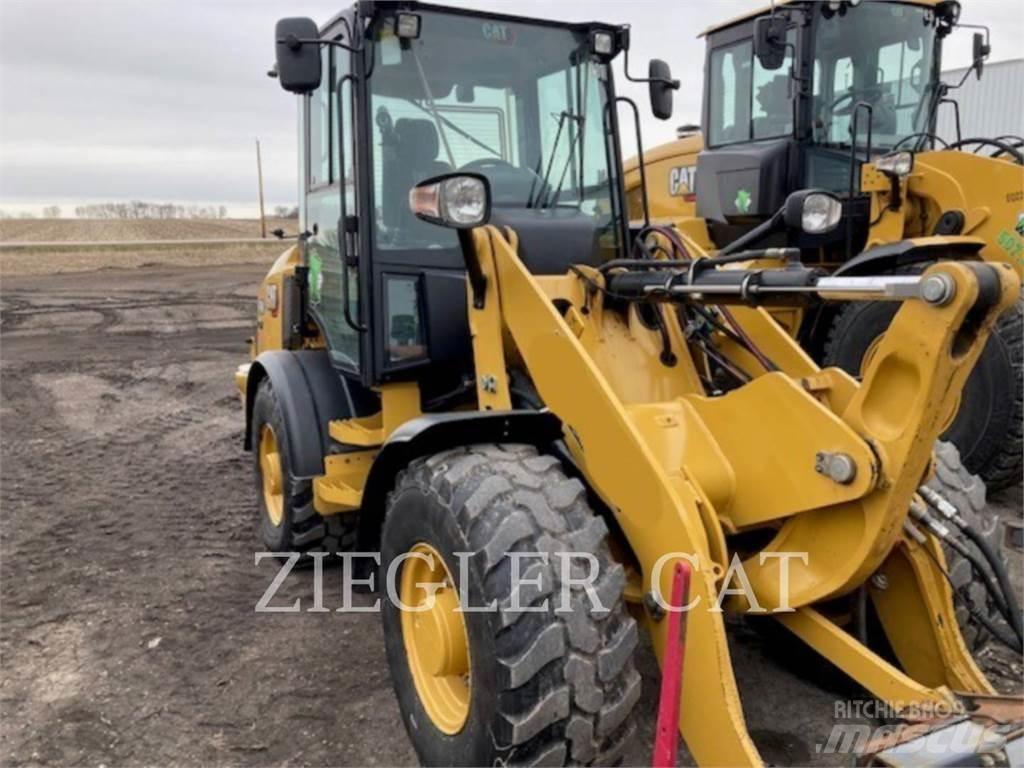CAT 907M Pyöräkuormaajat