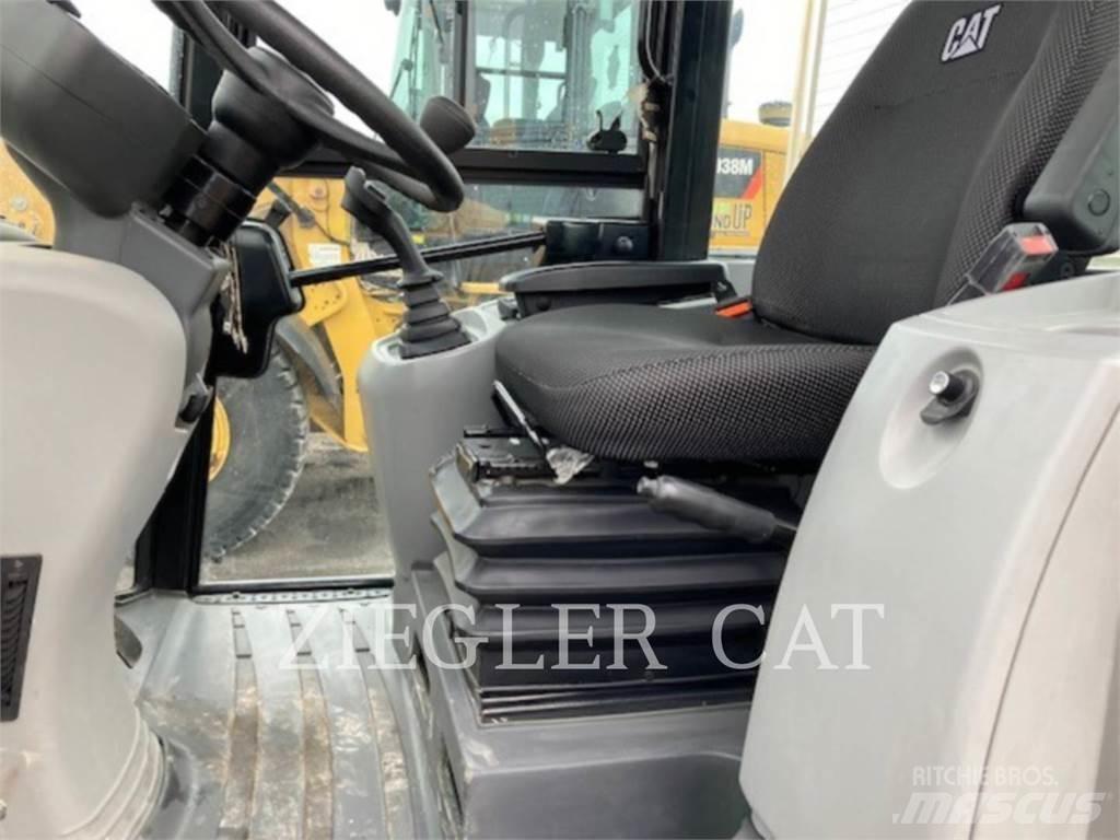 CAT 907M Pyöräkuormaajat