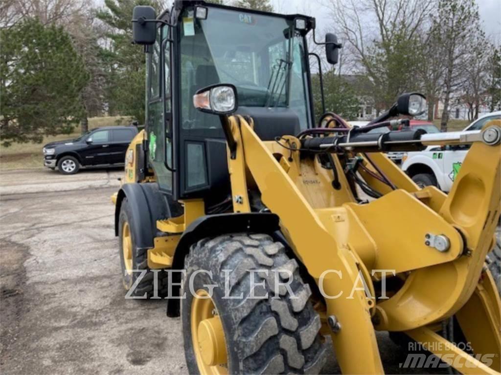 CAT 907M Pyöräkuormaajat
