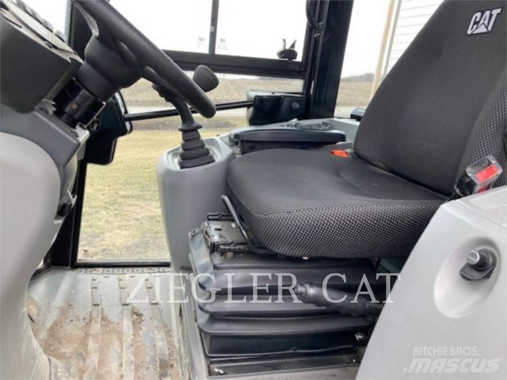 CAT 907M Pyöräkuormaajat