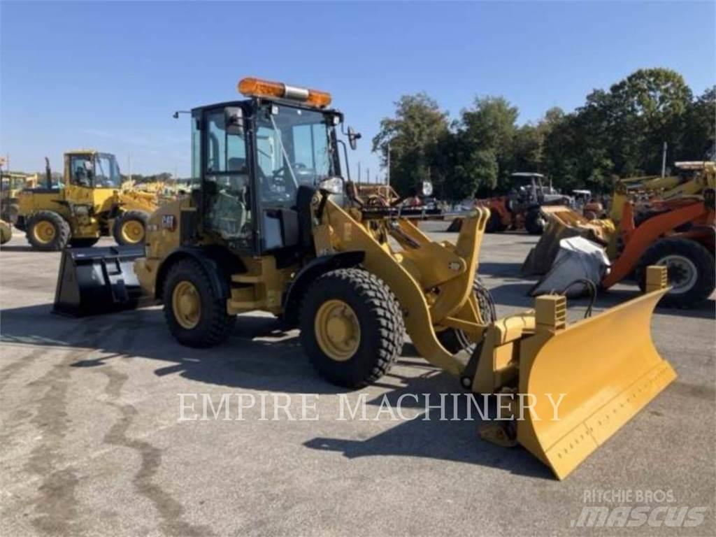 CAT 907M Pyöräkuormaajat