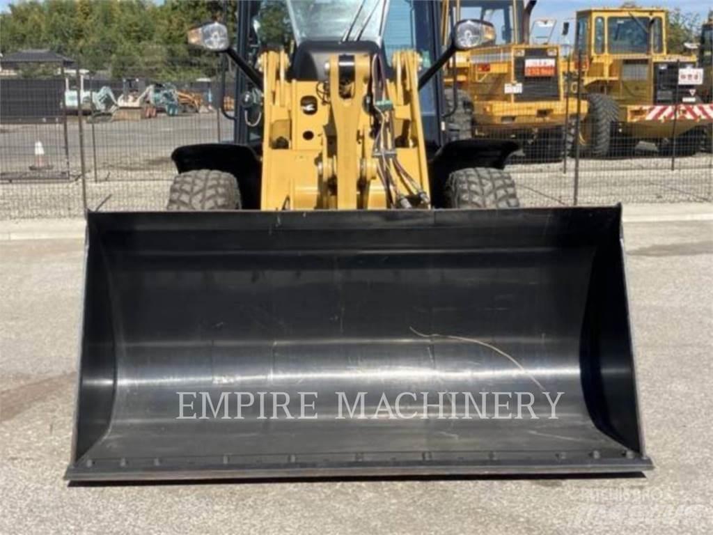 CAT 907M Pyöräkuormaajat