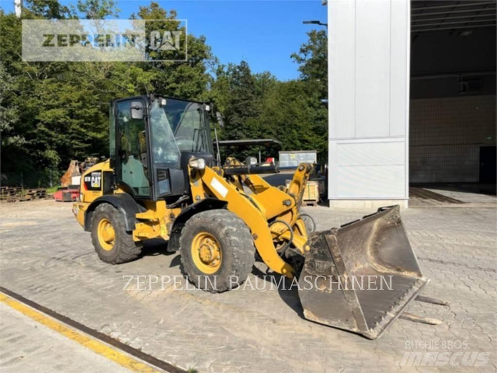CAT 907M Pyöräkuormaajat