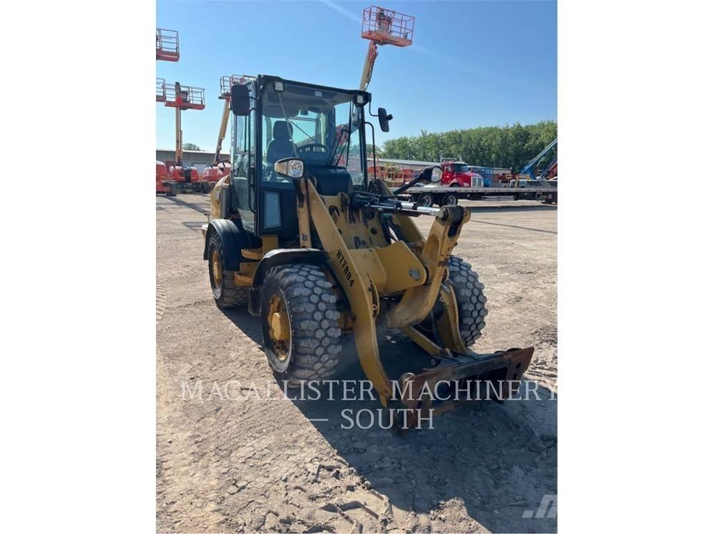 CAT 907M Pyöräkuormaajat