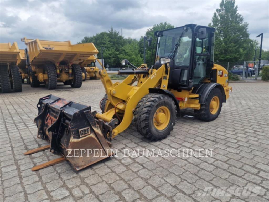 CAT 907M Pyöräkuormaajat