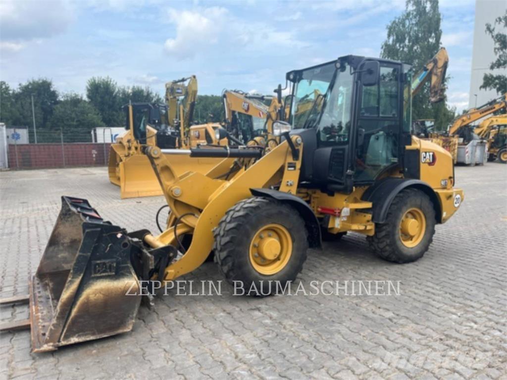 CAT 907M Pyöräkuormaajat
