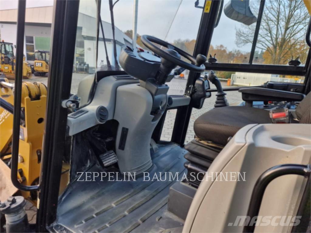 CAT 907M Pyöräkuormaajat