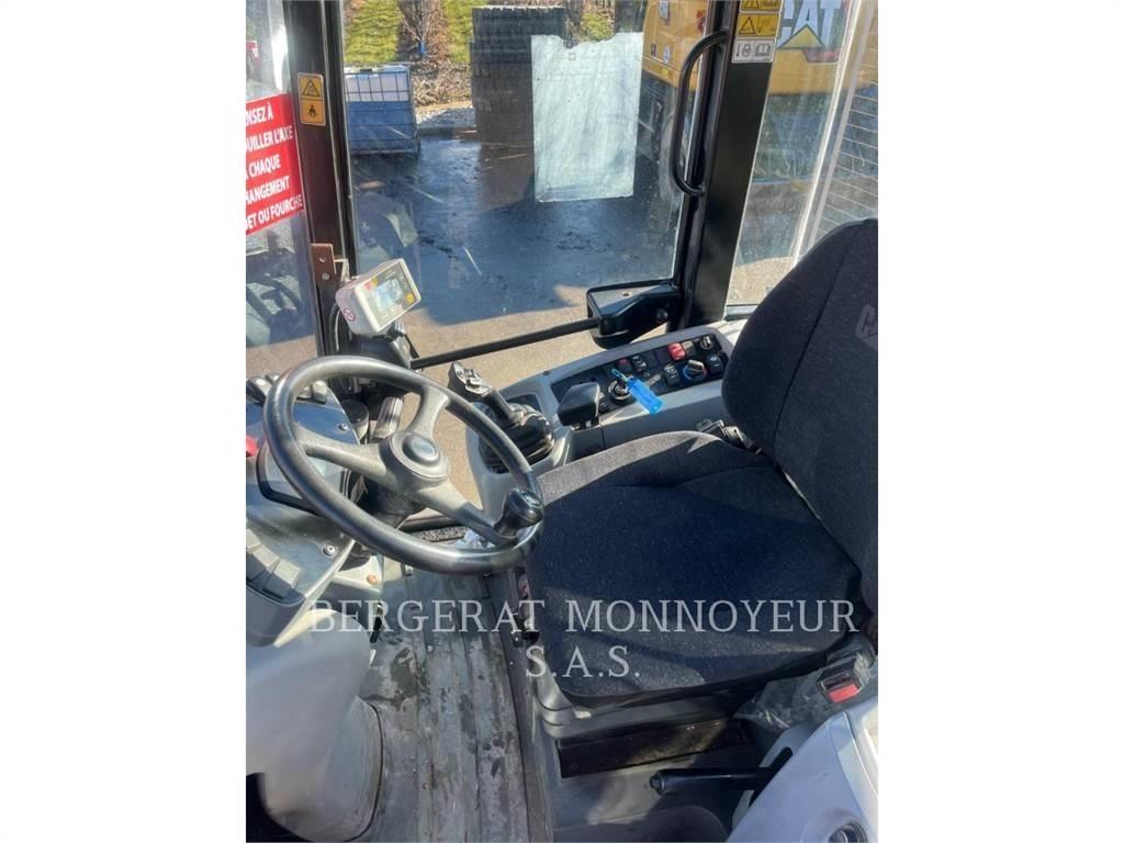 CAT 908 Pyöräkuormaajat