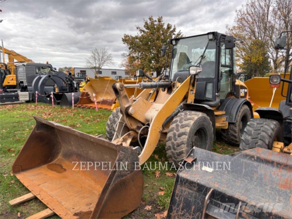 CAT 908H Pyöräkuormaajat