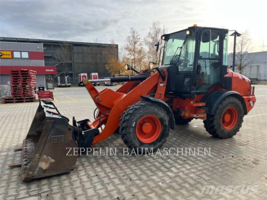 CAT 908H Pyöräkuormaajat