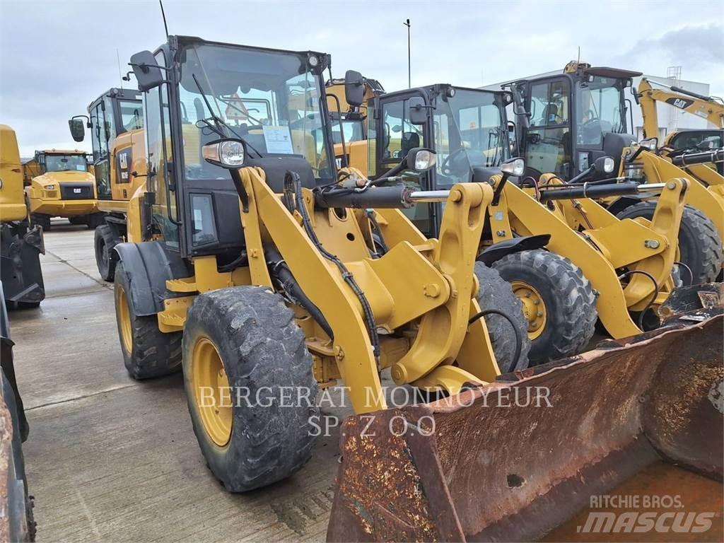 CAT 908M Pyöräkuormaajat
