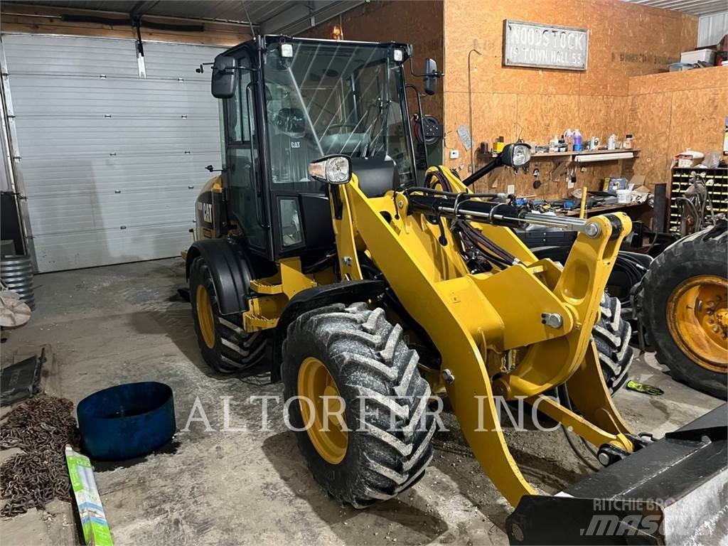 CAT 908M Pienkuormaajat