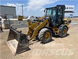 CAT 908M Pyöräkuormaajat