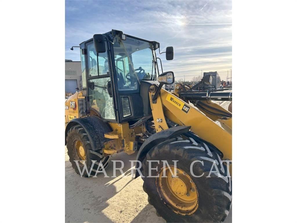 CAT 908M Pyöräkuormaajat