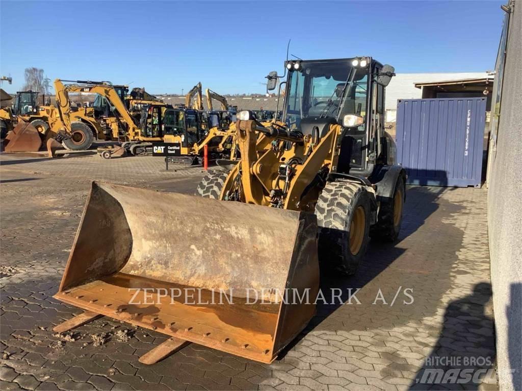 CAT 908M Pyöräkuormaajat