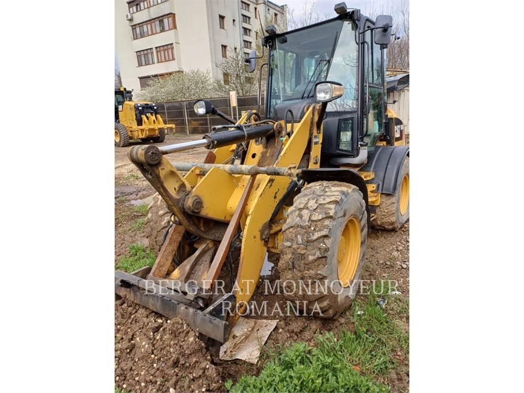 CAT 908M Pyöräkuormaajat