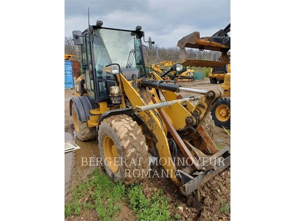 CAT 908M Pyöräkuormaajat