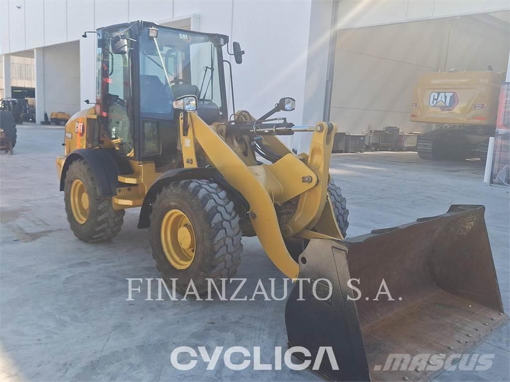 CAT 908M Pyöräkuormaajat