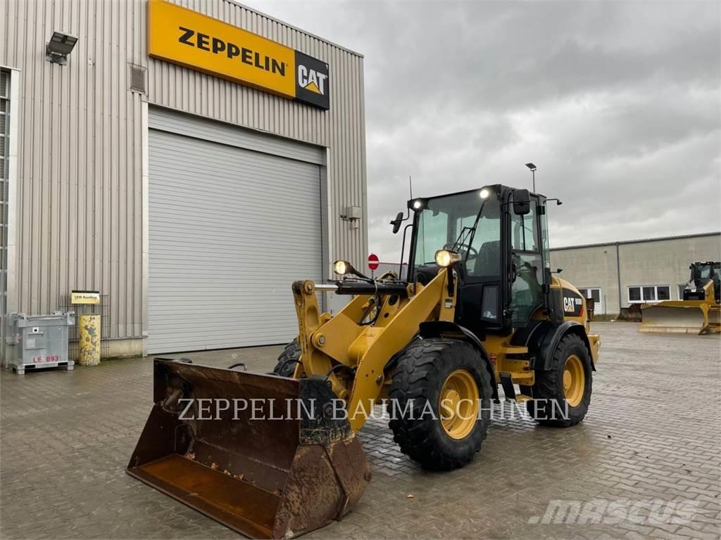 CAT 908M Pyöräkuormaajat