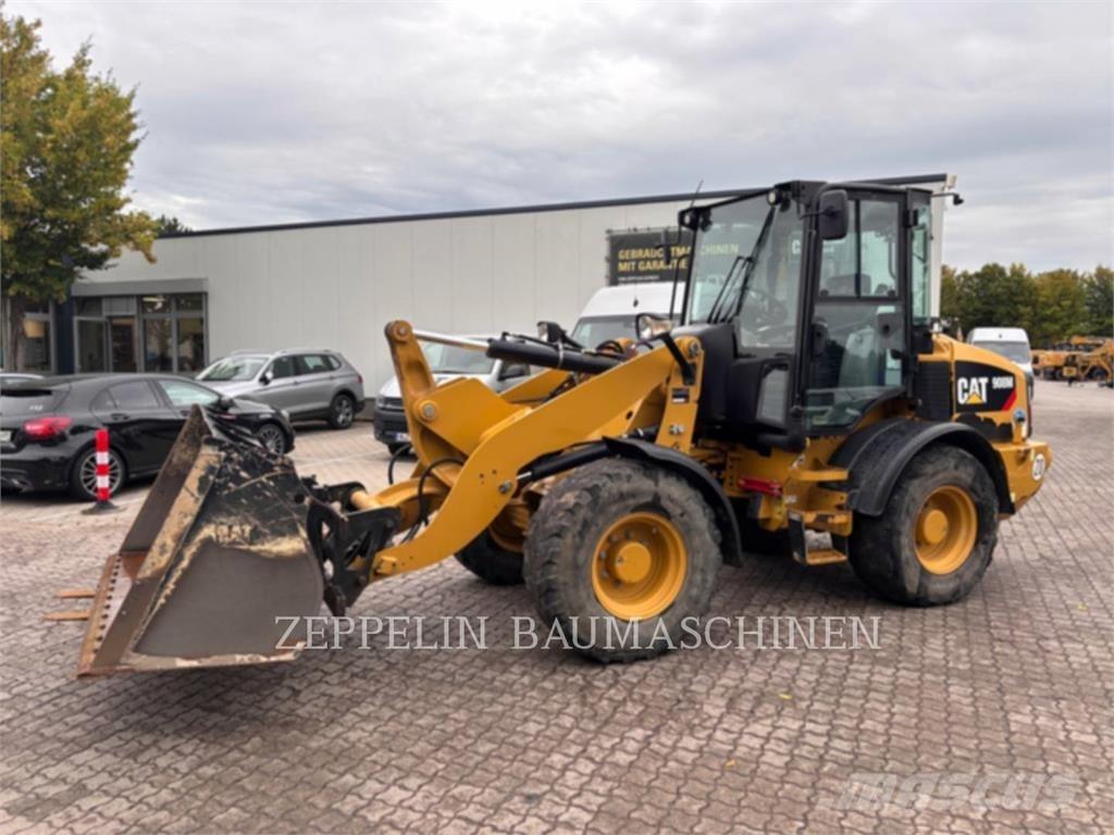 CAT 908M Pyöräkuormaajat
