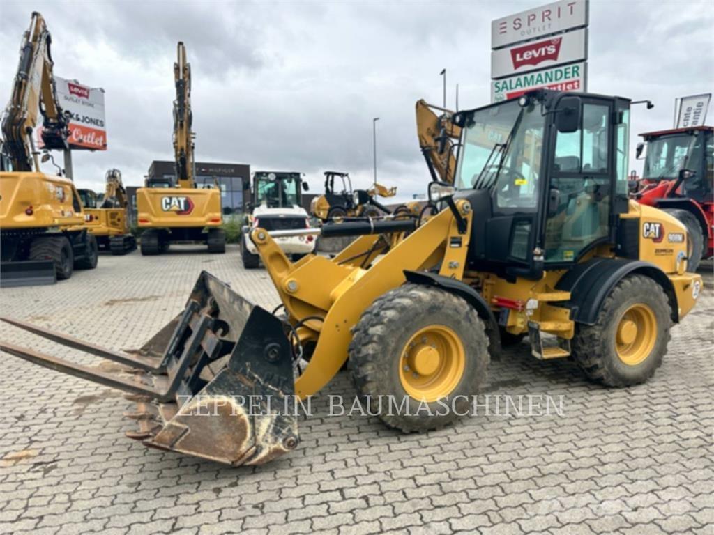 CAT 908M Pyöräkuormaajat