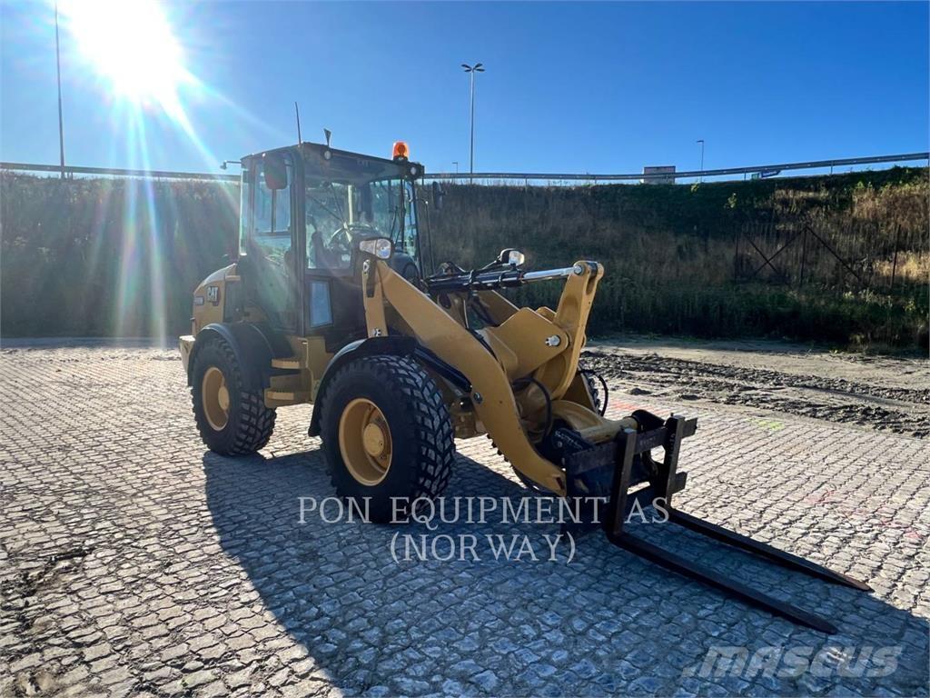 CAT 908M Pyöräkuormaajat