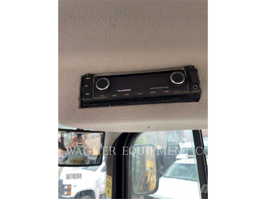 CAT 908M Pyöräkuormaajat