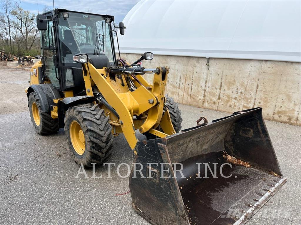 CAT 908M Pienkuormaajat