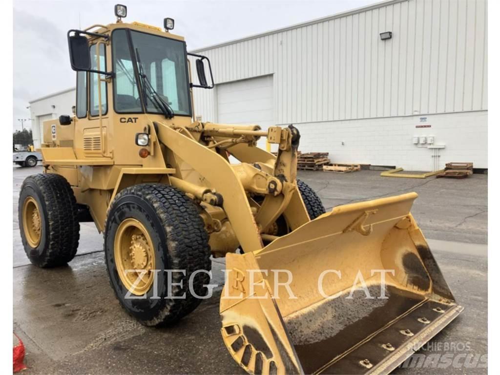 CAT 916 Pyöräkuormaajat