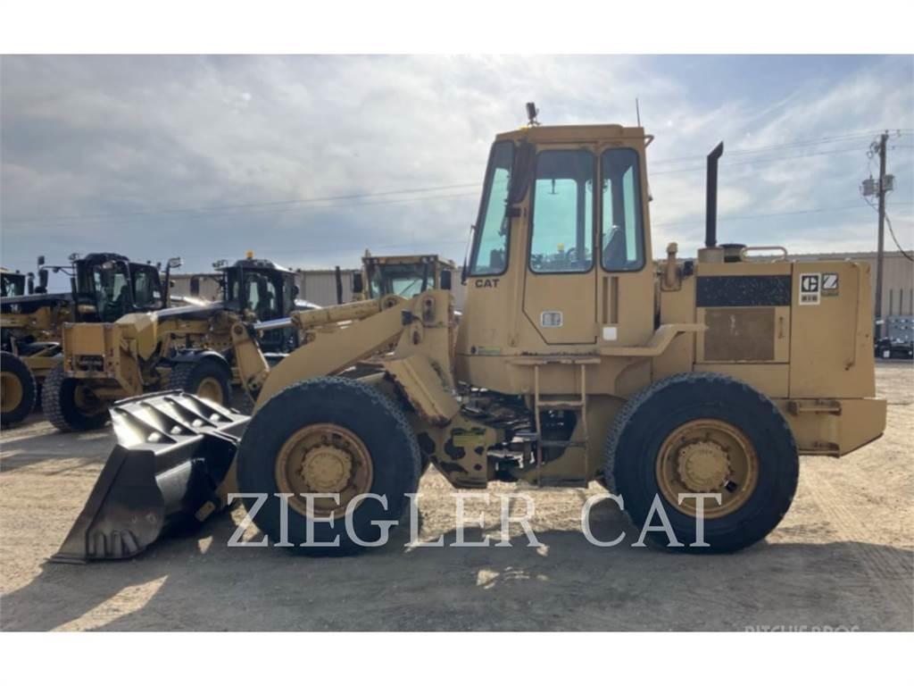 CAT 916 Pyöräkuormaajat