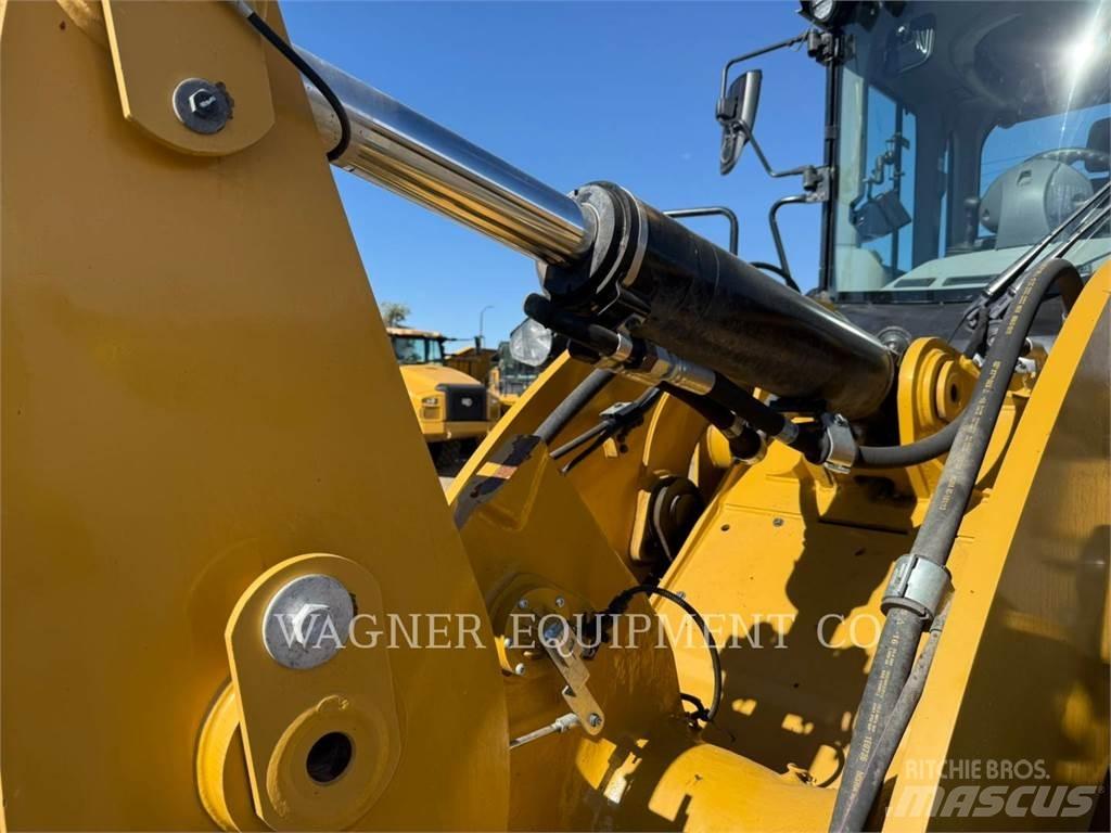 CAT 930M Pyöräkuormaajat