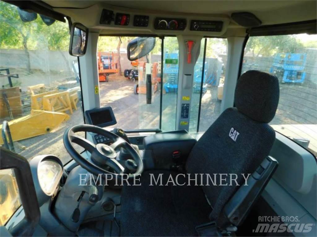 CAT 930M Pyöräkuormaajat