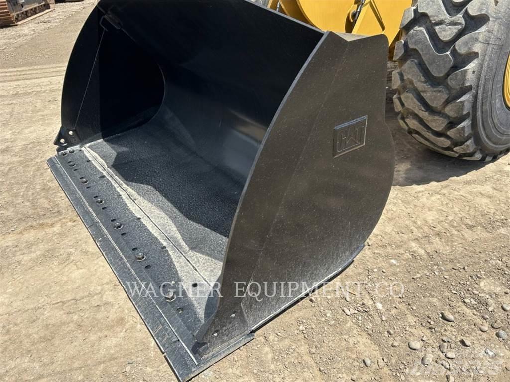 CAT 930M Pyöräkuormaajat