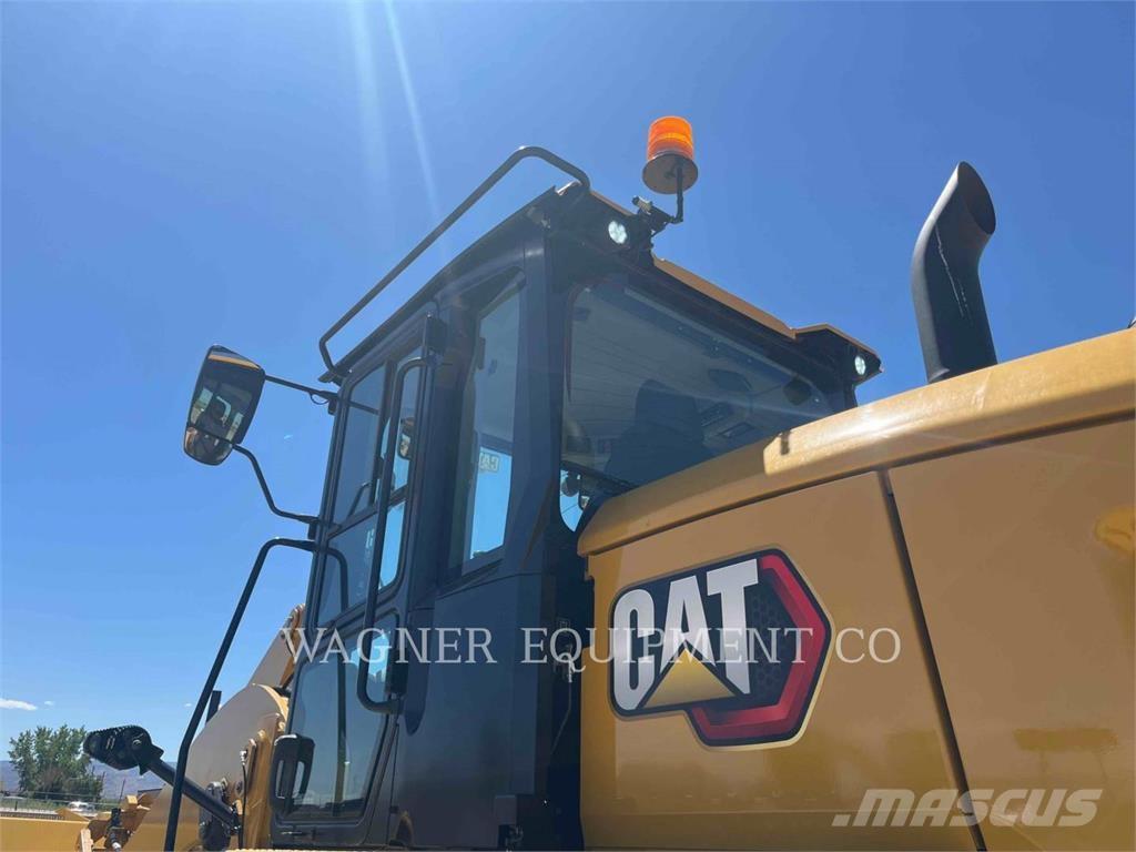 CAT 930M Pyöräkuormaajat