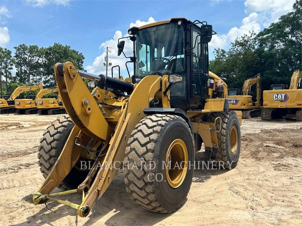 CAT 930M Pyöräkuormaajat