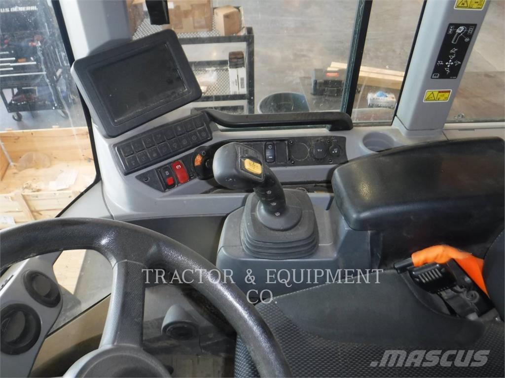 CAT 930M Pyöräkuormaajat