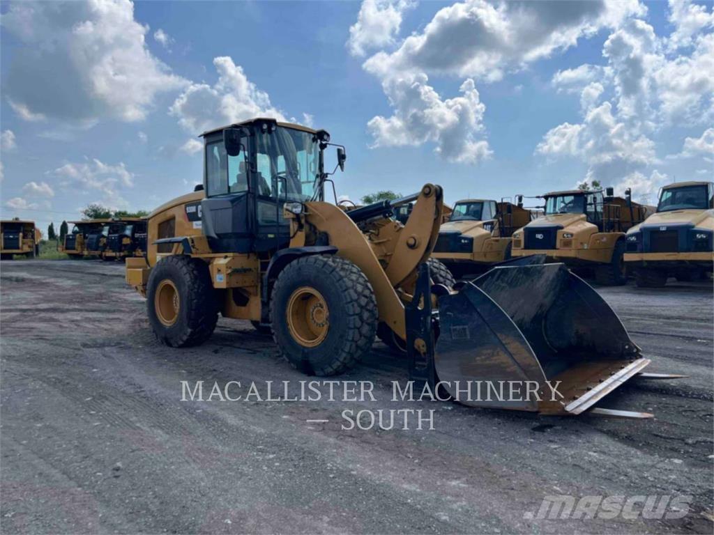 CAT 930M Pyöräkuormaajat