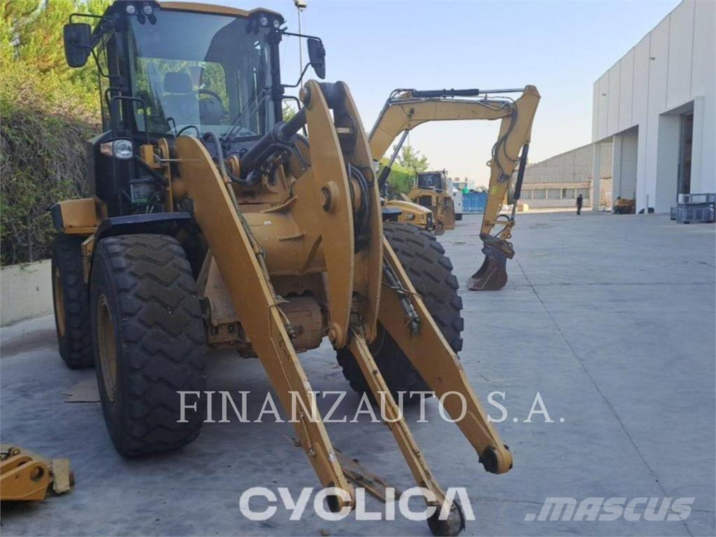 CAT 930M Pyöräkuormaajat