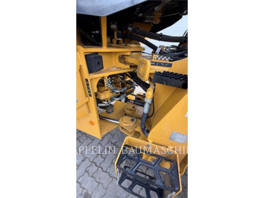 CAT 930M Pyöräkuormaajat