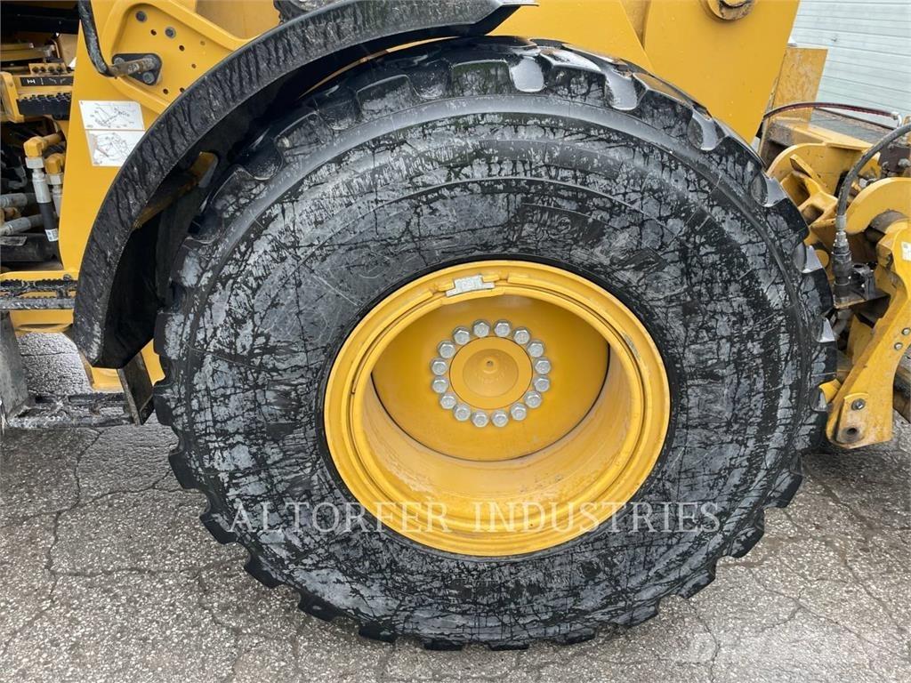 CAT 930M Pyöräkuormaajat