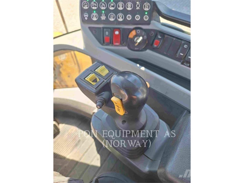 CAT 930M Pyöräkuormaajat