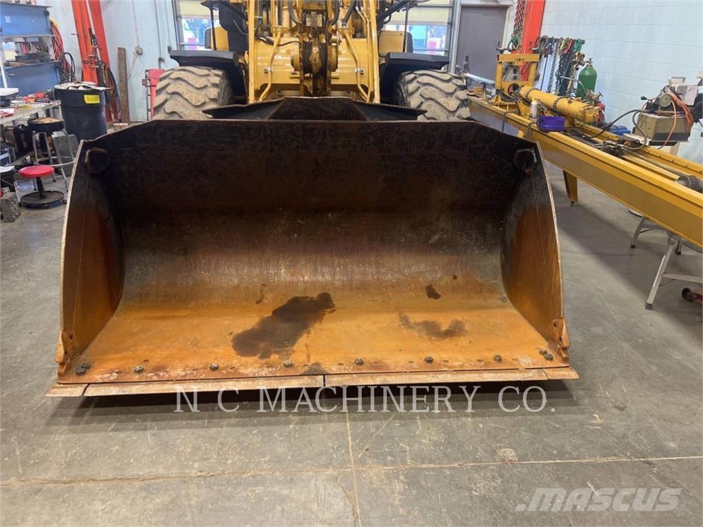 CAT 930M Pyöräkuormaajat