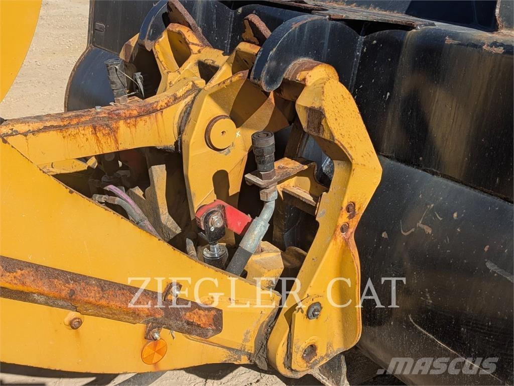 CAT 938M Pyöräkuormaajat