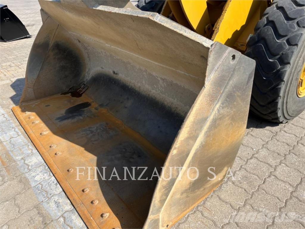 CAT 938M Pyöräkuormaajat