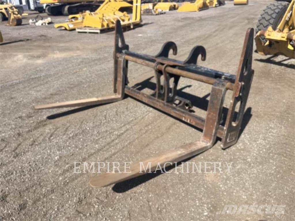 CAT 938M FC FK Trukkihaarukat
