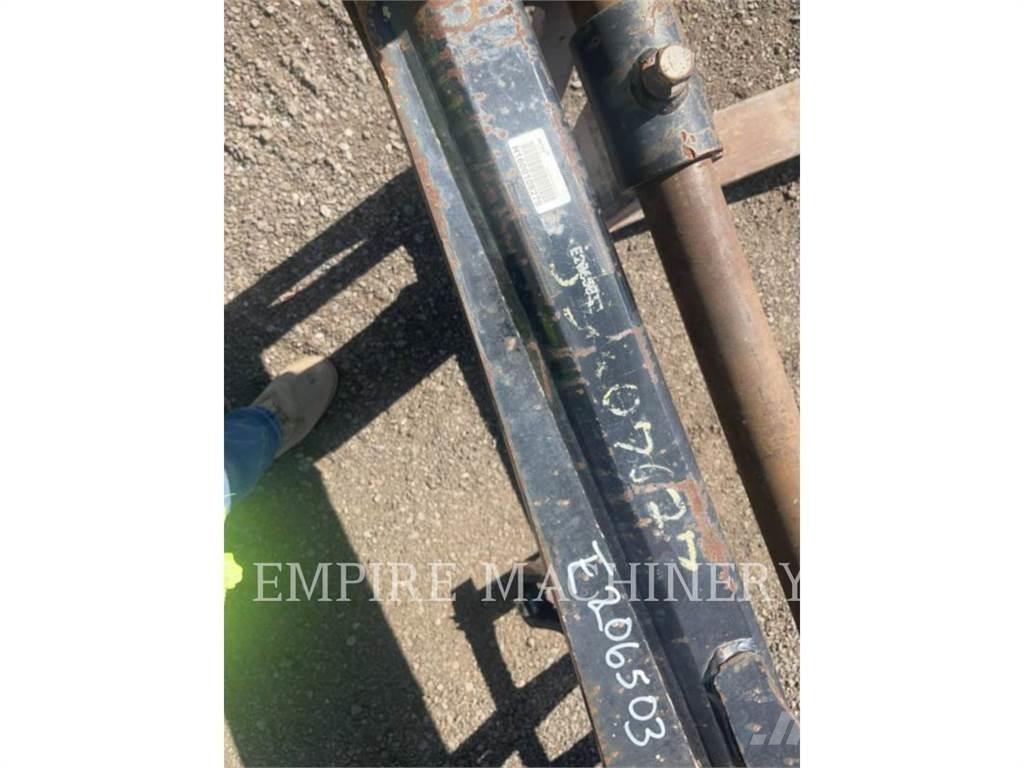 CAT 938M FC FK Trukkihaarukat